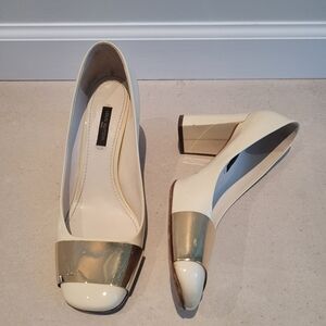 Louis Vuitton Cream and Gold Women's Heels 39